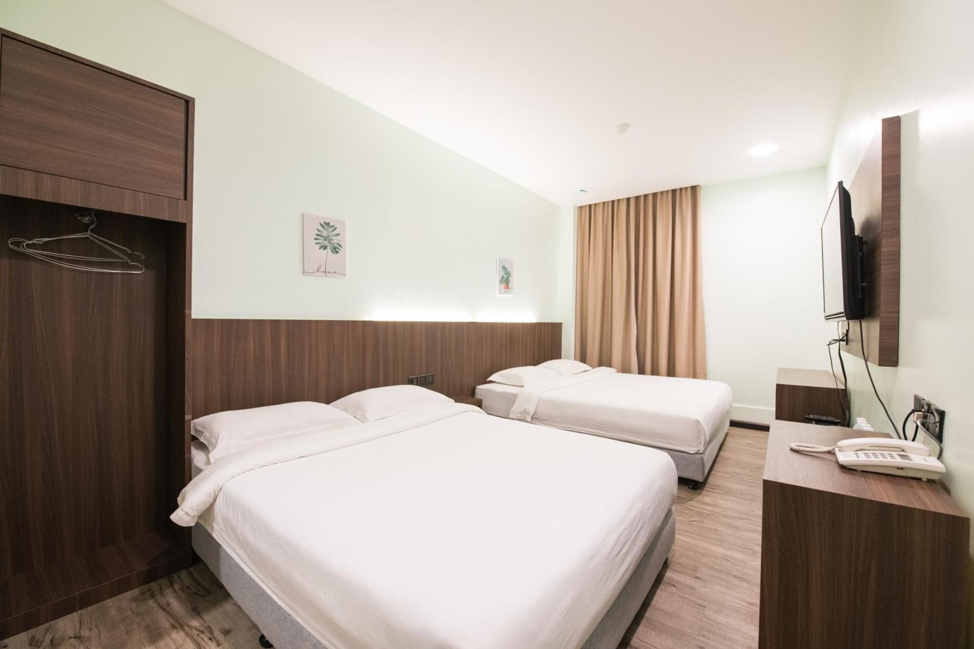Star Moon Hotel Бинтулу Номер фото