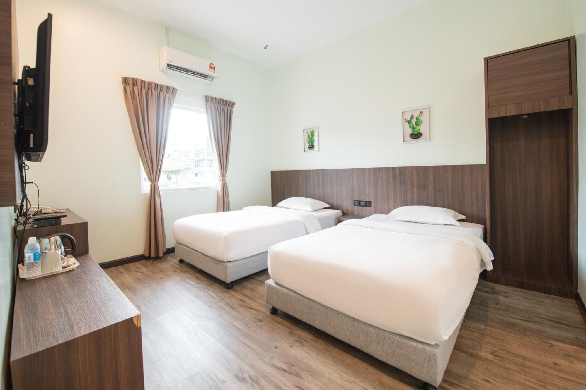 Star Moon Hotel Бинтулу Номер фото
