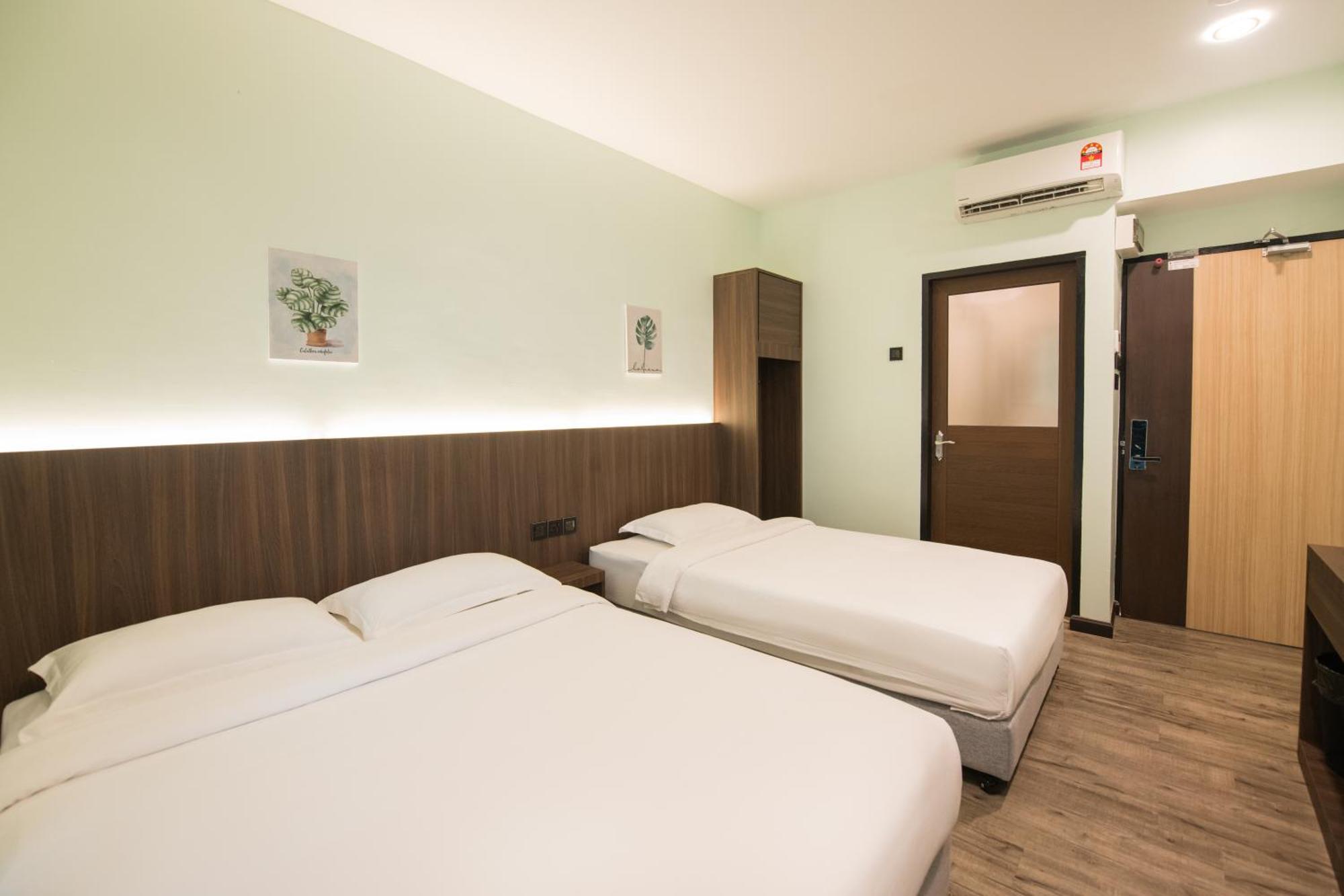 Star Moon Hotel Бинтулу Номер фото