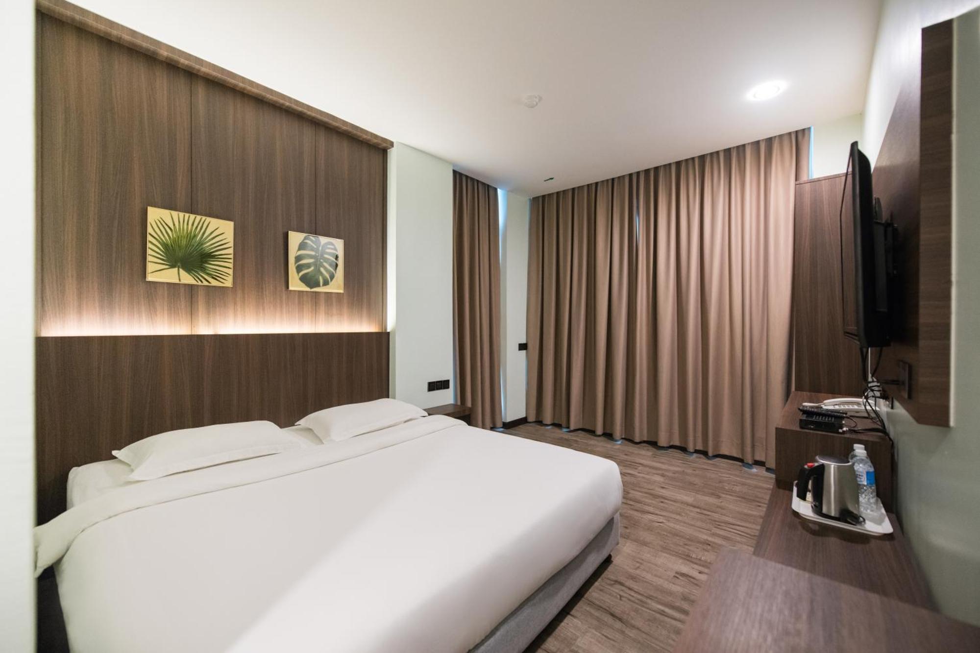 Star Moon Hotel Бинтулу Номер фото