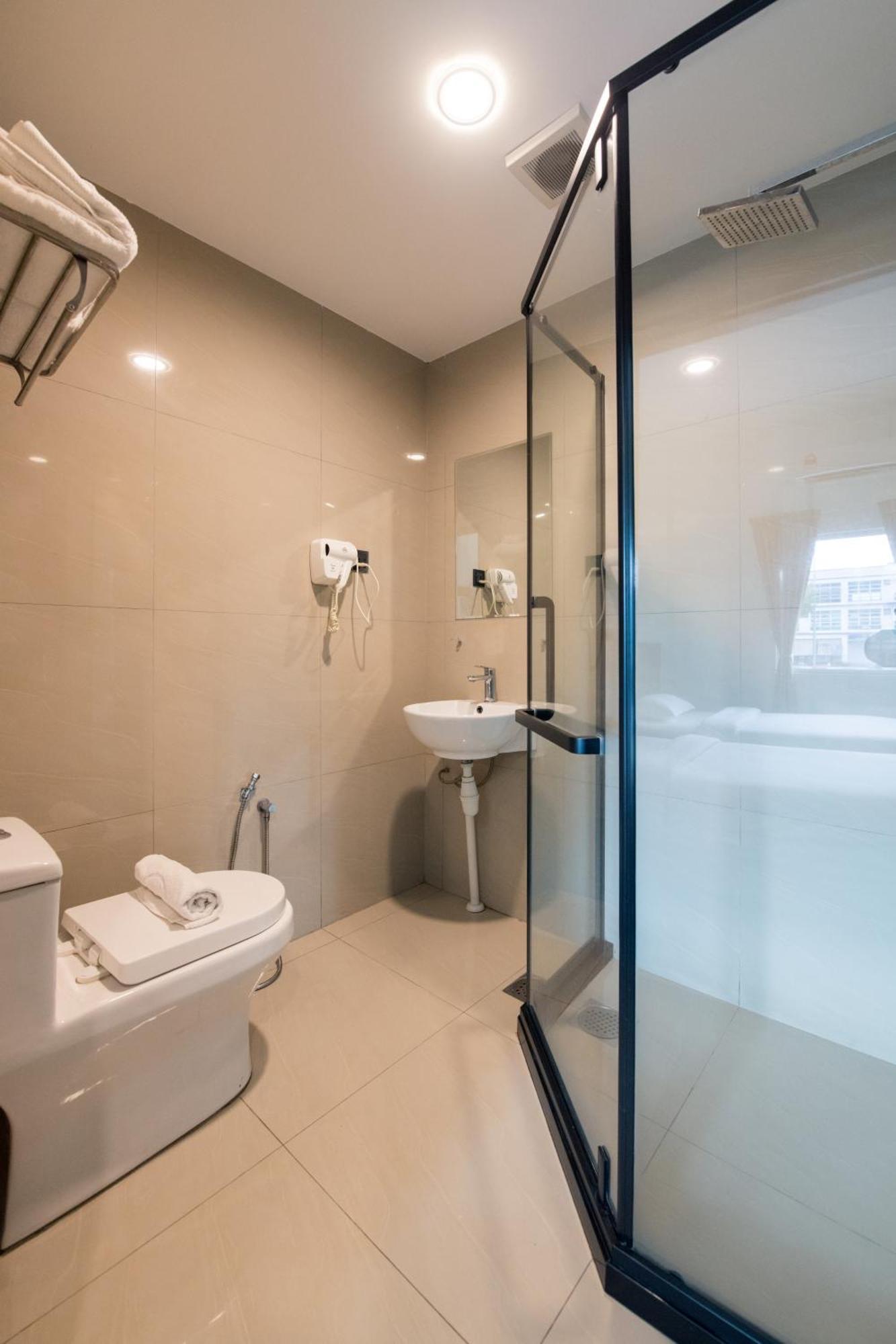 Star Moon Hotel Бинтулу Номер фото